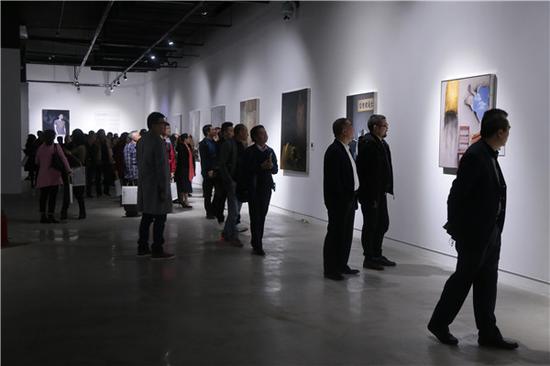 延异的景观——罗芳艺术作品展现场