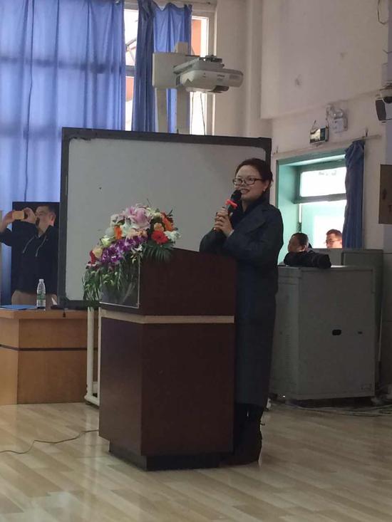 嘉祥外国语学校副校长朱海燕