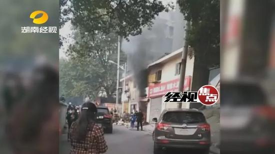 老式防盗窗, 一旦发生火患是打不开的。