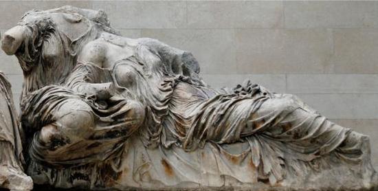 [古希腊]帕特农神庙东面山墙雕刻片断，雅典，公元前430年前后。