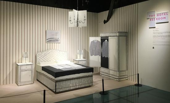 Paul Smith的第一场“秀”也在展览现场被还原