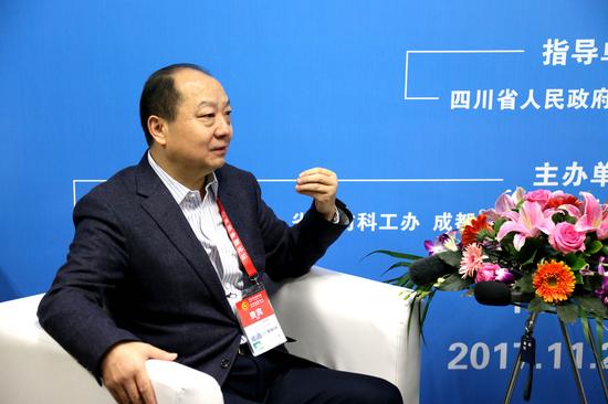 四川信托董事长