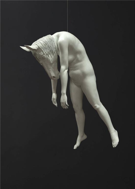 《相马10》钱斯华 树脂喷漆 120cm×50cm×40cm 2013--2015
