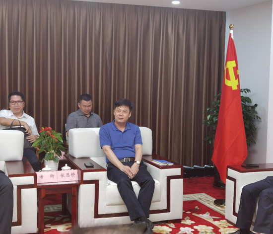 中铁二十五局第四工程公司党委书记、董事长张恩桥发言