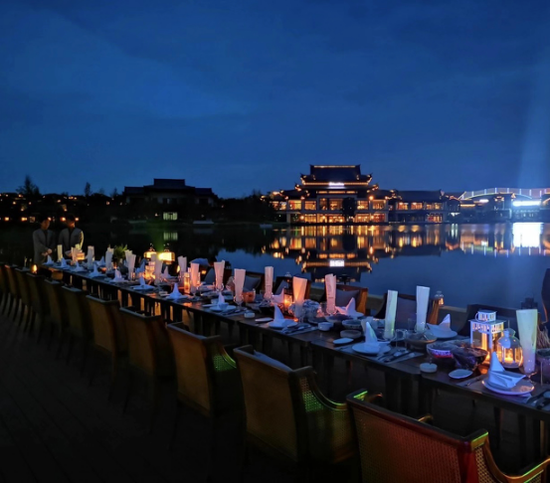 酒店群餐厅实景图