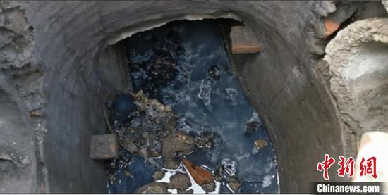 广天电子厂外雨水管网内有污水流动。四川省生态环境厅供图