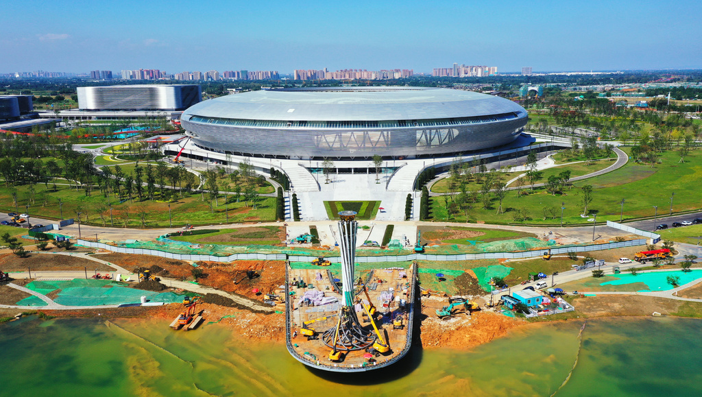 成都高质量筹办大运会