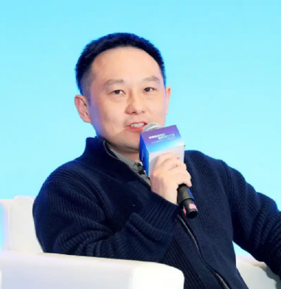 ▲苏州驰星投资管理有限公司创始人郭浩然在圆桌对话中分享（图据每日经济新闻）