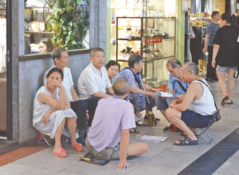 老车坝地下商场一角