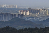 龙泉山顶向下望