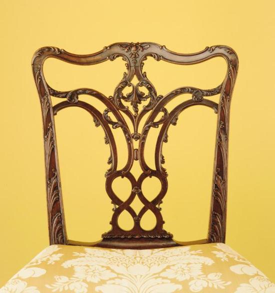 美国纽约大都会艺术博物馆正在举办的展览Chippendale&#39；s Director： The Designs and Legacy of a Furniture Maker上展示的椅子。