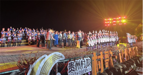 合唱《让世界充满爱》