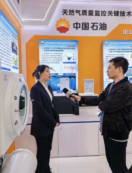 沈琳接受央视记者采访