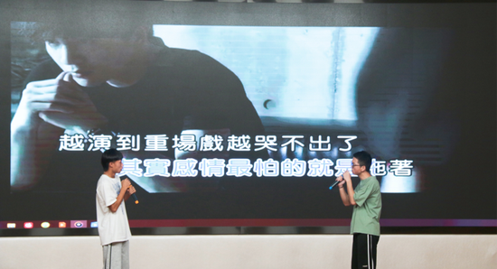 高二一班邓发宣、高二九班张涵 演员