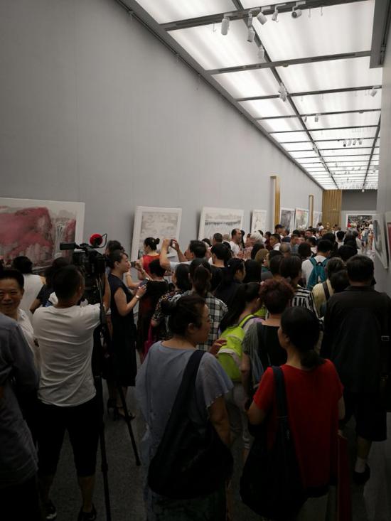 “巴山蜀水”朱常棣八十寿辰中国画展开幕式现场