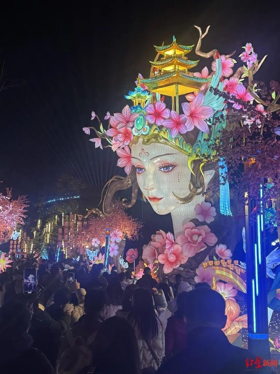 ▲第55届成都国际熊猫灯会