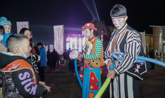 《新年欢乐颂》