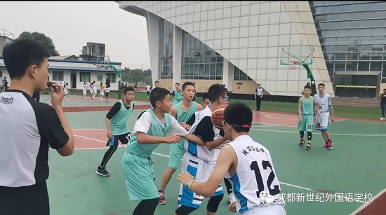 成都新世纪外国语学校初中男子篮球队