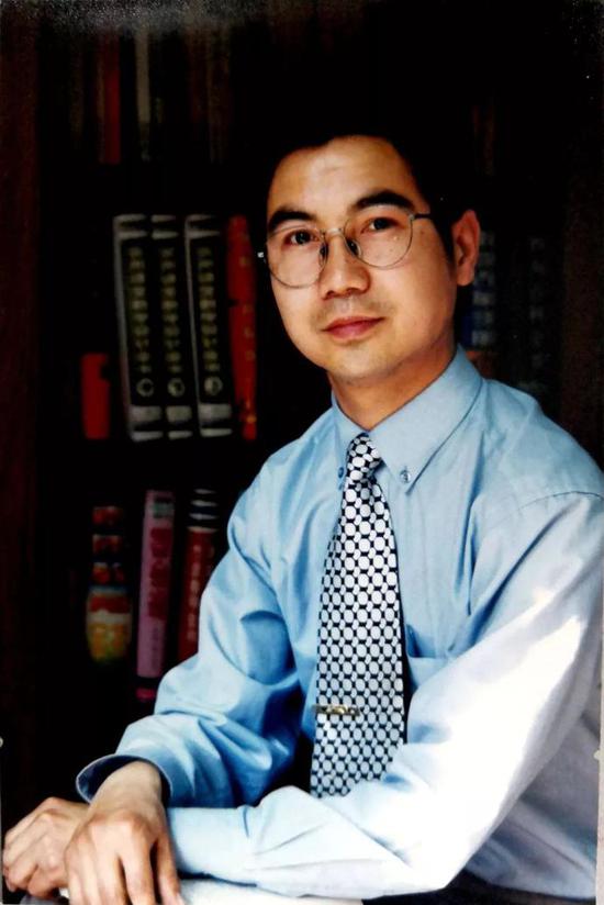 曾成彬 成都三原外国语学校校长