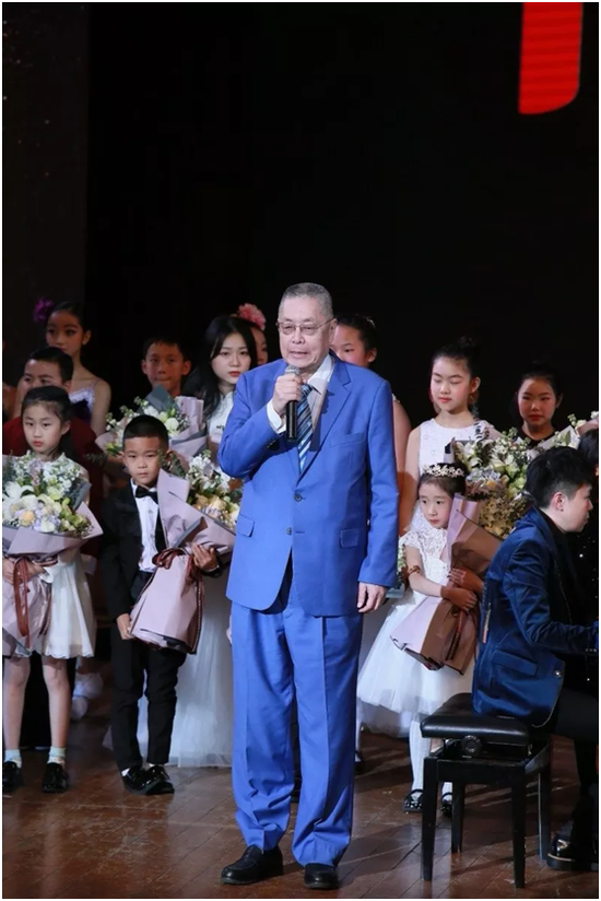 雅艺教育及成都刘诗昆艺术学校十五周年庆典精