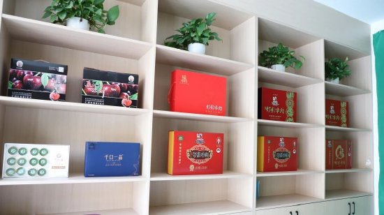 直播專區陳列的農副產品