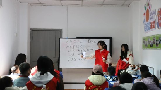 开展英语公益课堂