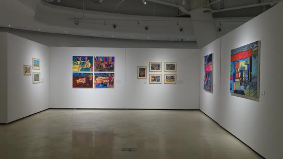 “花溪河——五彩基金重庆教学基地展”展览现场