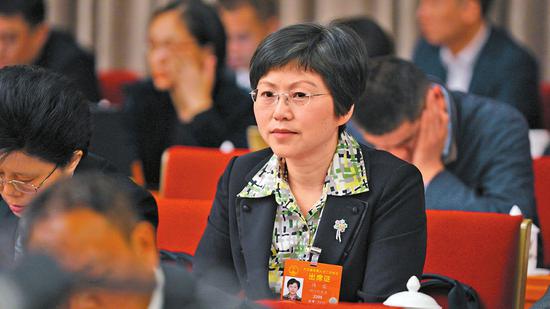 全国人大代表、成都大熊猫繁育研究基地研究中心主任侯蓉。