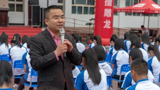 刘珑老师演讲|刘云亭摄