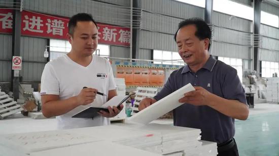 園區工作人員為企業排憂解難