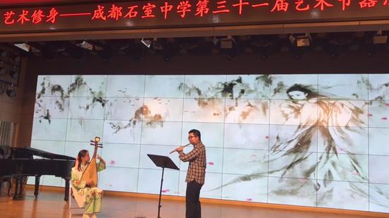 参加学校艺术节比赛