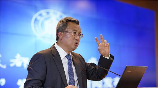 石室中学校长田间