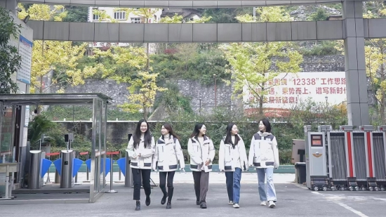 寶興縣新時代文明實踐助學支教志愿服務隊正式成立