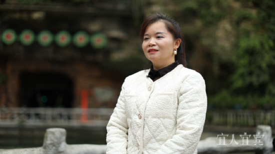 上罗镇石板溪娃娃鱼景区负责人聂凤英接受记者采访