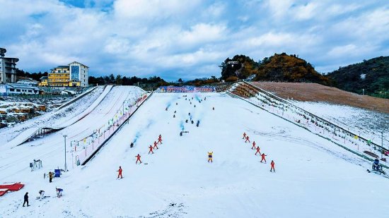 巴山大峡谷罗盘顶滑雪场（资料图）