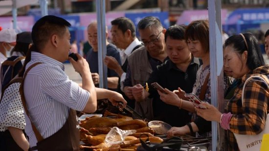 市民消費熱情被點燃