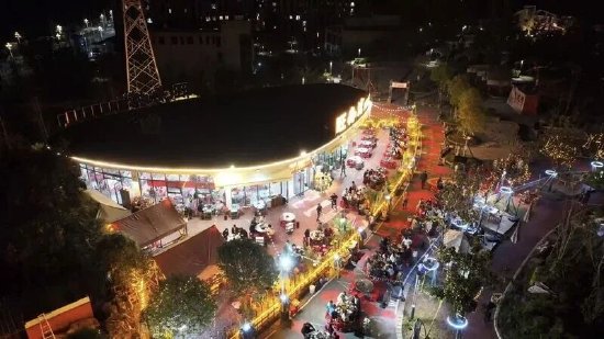 烟火气与整洁感并存的通川临时摊区