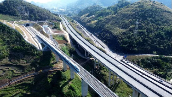 盘兴高铁 图/邓忠胜