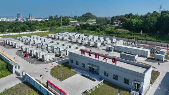 （在宜宾投用中的大唐四川储能电站 曾理/摄）
