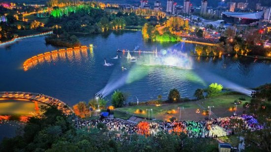 莲花湖水上实景演出（通川区摄影家协会 石仲）