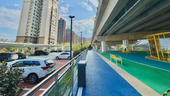 盘活闲置边角空间，打造便民休闲场地，增添公共充电设施