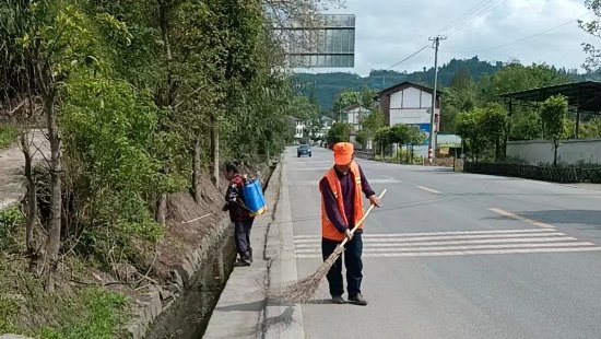 村民積極參與環(huán)境整治