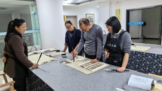 凉水井社区书法课堂