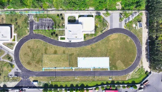 公园中的速度轮滑赛道 图据新都发布