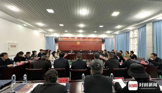 座谈会现场。曾业 摄