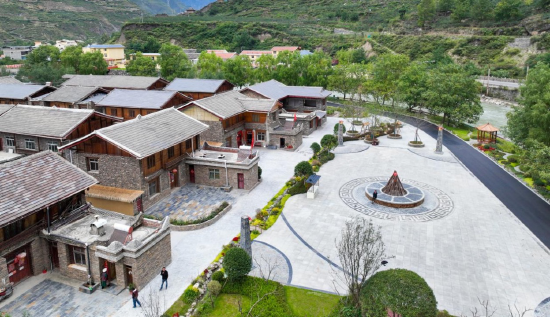 镇坪乡麦吉村（来源：松潘县文化体育和旅游局）