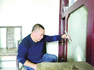 杨氏宗祠管理人员解读“清白传家”