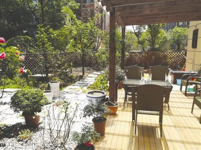 事发小区已经搭建好的私人花园