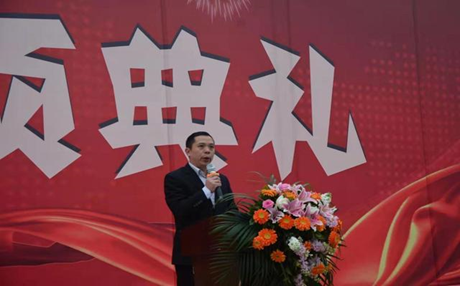 邓文光校长