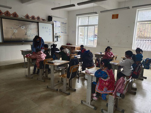硗碛藏族小学开学第一课